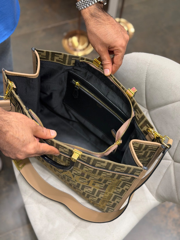 کیف زنانه مشارکتی فندی و ورساچ سایز بزرگ رنگ مشکی و قهوه ای