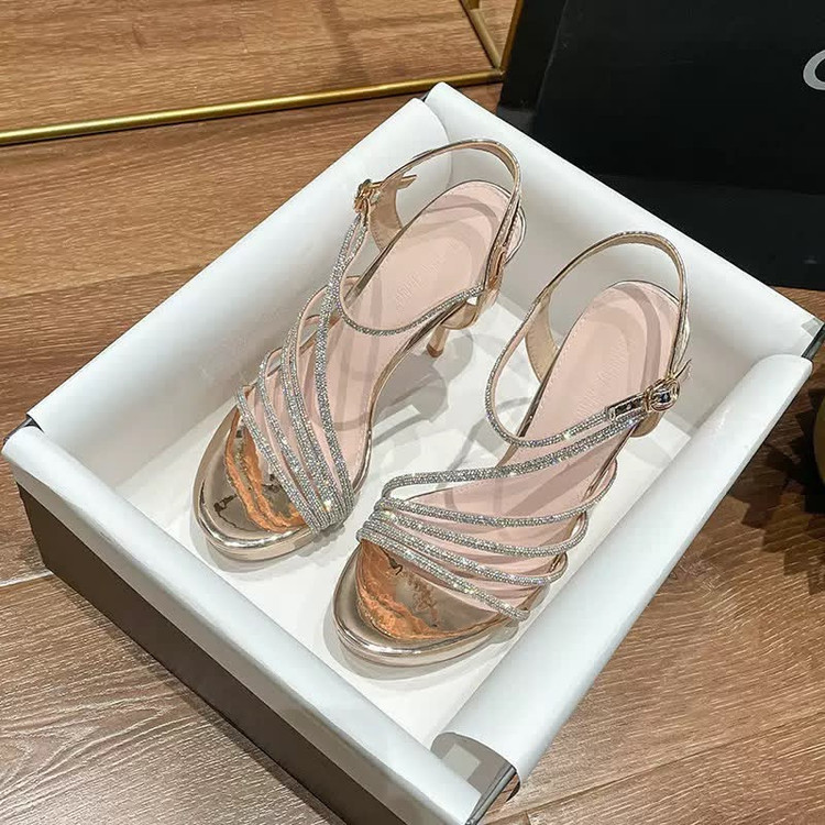 کفش زنانه مجلسی پاشنه دار بندی رنگ طلایی و نقره ای 2792/2697