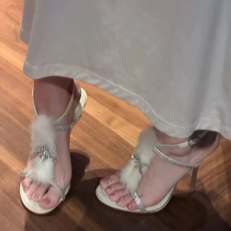 صندل زنانه خر دار پاشنه 10 سانت رنگ سفید 2892