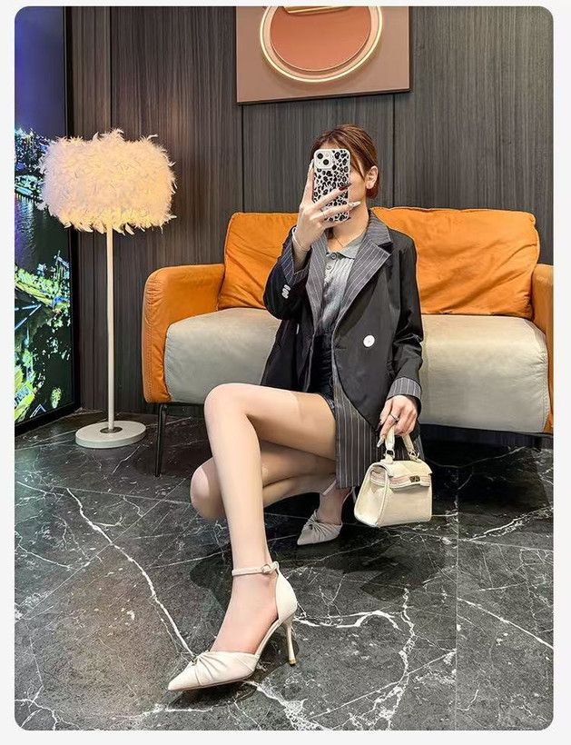 کفش زنانه جلو بسته چرم ورنی پاشنه 7/5 سانت وارداتی رنگ مشکی 2880 کرم 2877